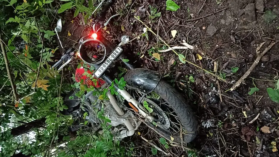 2 from Cuttack die after motorcycle rams into roadside tree in Angul