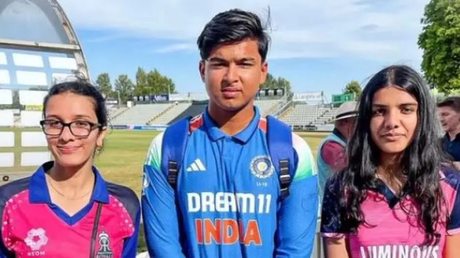 Unreal craze! Girls drive 6 hours to meet IPL's youngest sensation in England