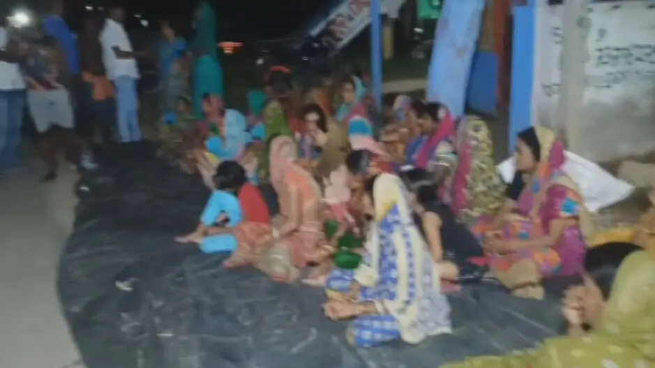 Women hold night-long protest seeking closure of Govt liquor shop in Bhadrak