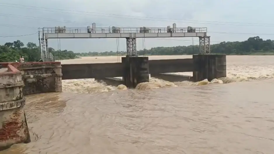 Rising water level in Baitarani river triggers danger signal; Bhadrak district on high alert
