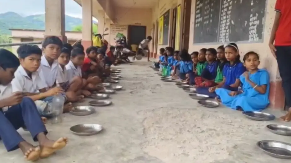 Parents express anger over ‘midday meal irregularities’ in Odisha school