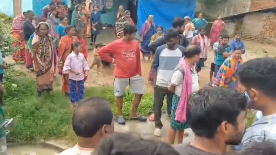 Man killed while brushing teeth as live wire falls on him in Bolangir