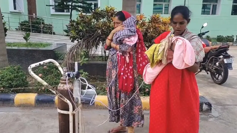 Shocking! 2 newborns hooked to 1 oxygen cylinder in Odisha hospital