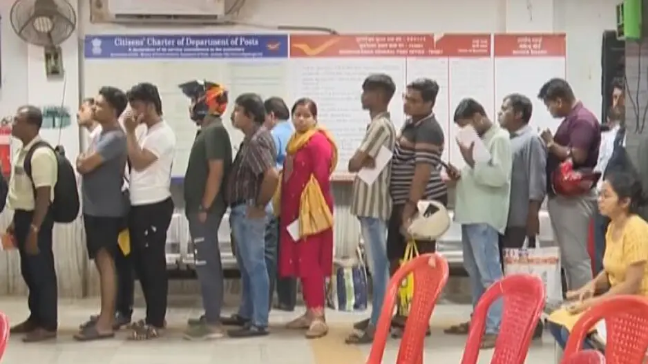 Raksha Bandhan rush: Long queues, link failures plague post offices across Odisha