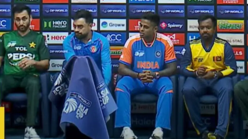 Asia Cup 2025: Did Suryakumar Yadav avoid handshake with Pakistan captain?