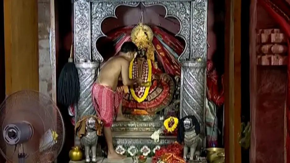 Shodasha Upachara Puja begins at Cuttack Chandi Temple amid unfinished construction
