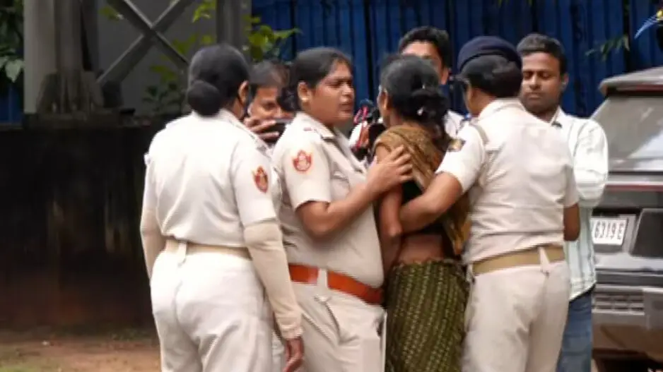 High drama outside Odisha Assembly after woman creates ruckus, detained by cops