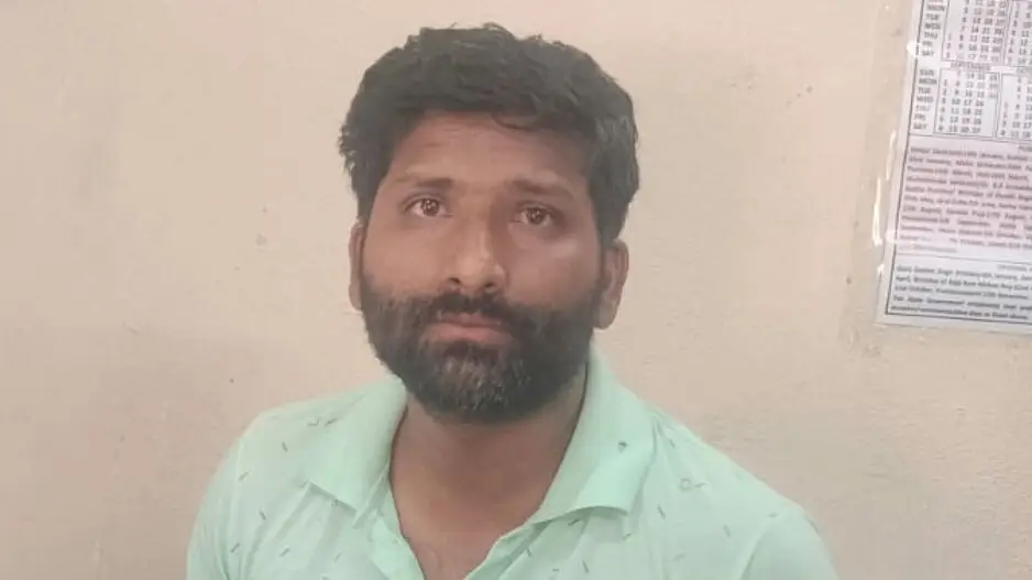 Vigilance nabs clerk for accepting Rs 7,000 bribe from tribal to release compensation in Sundargarh