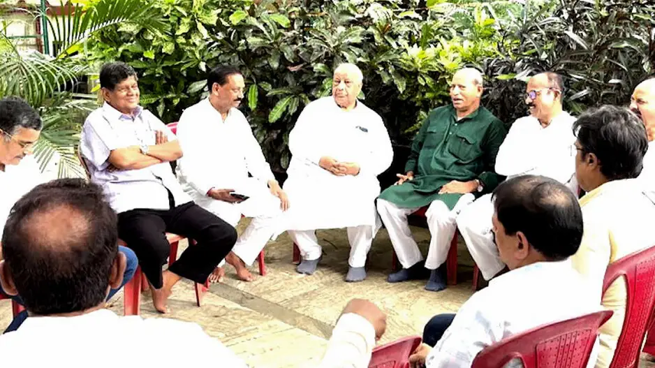 Veteran BJD leaders’ huddle sparks buzz over new political front in Odisha