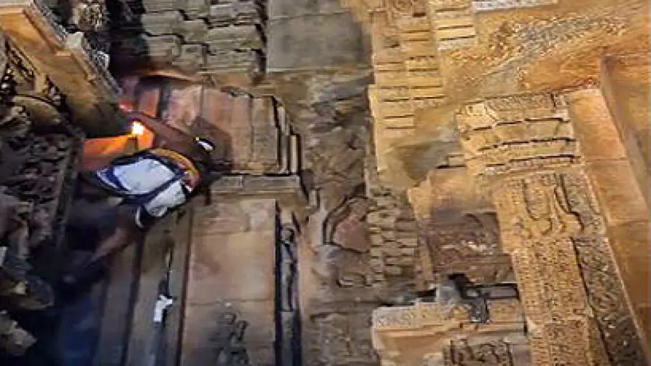 What led to mishap during Mahadipa lifting ritual at Lingaraj Temple?
